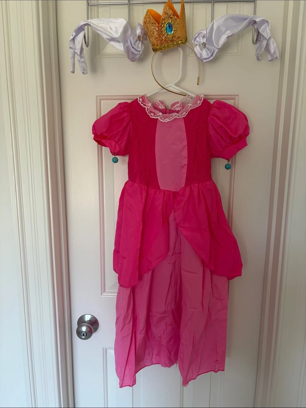 Princess Peach!! Size 100 (3/4) Girls' with Crown, gloves AND earrings!